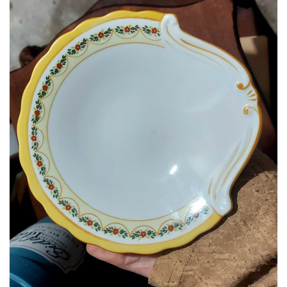 Porcelain Plate Floral Pattern Yellow Border Scalloped Edge MPN 33060